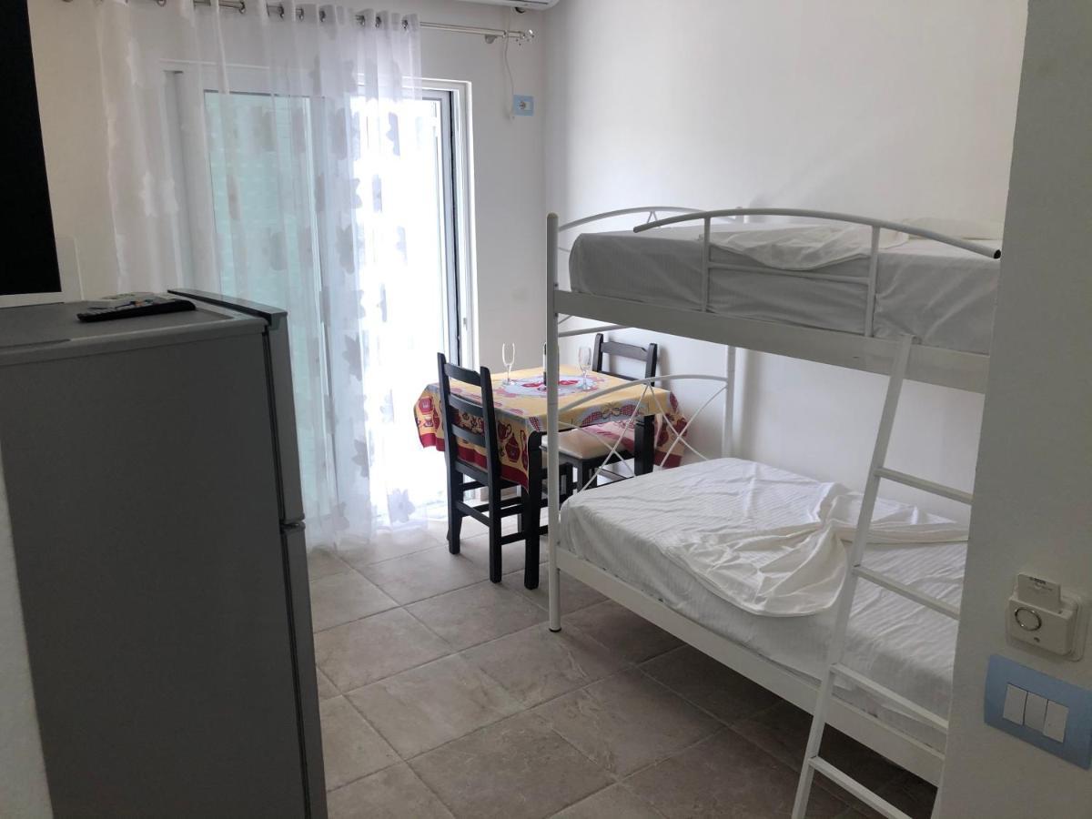 Elton Tafa Guesthouse Ksamil Exterior photo