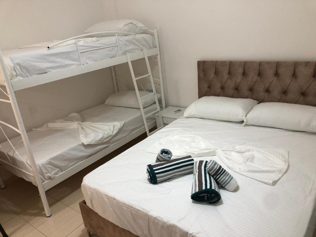 Elton Tafa Guesthouse Ksamil Exterior photo