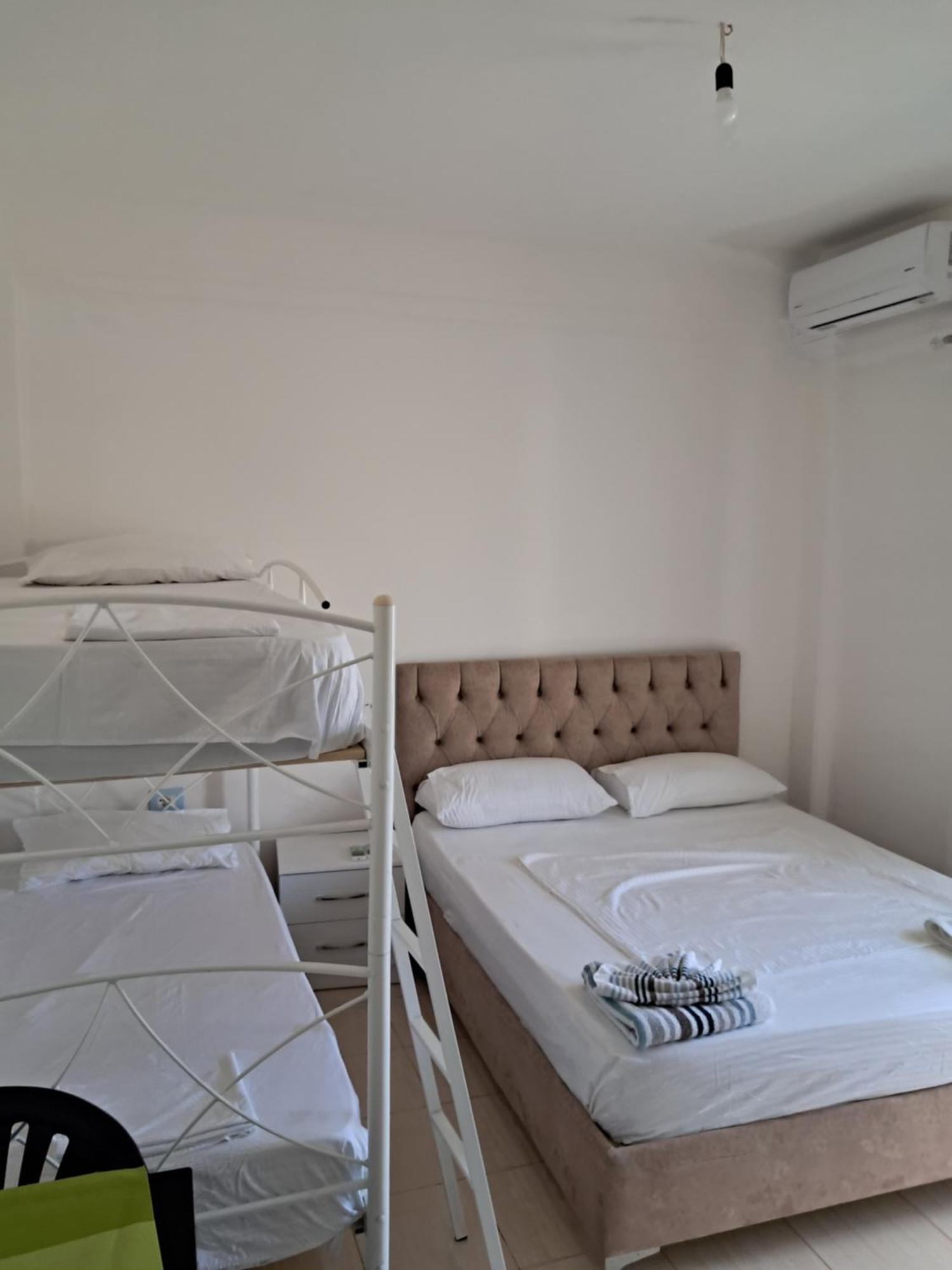 Elton Tafa Guesthouse Ksamil Exterior photo